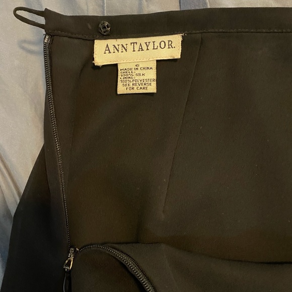Ann Taylor size 6 Black Skirt - Picture 4 of 5